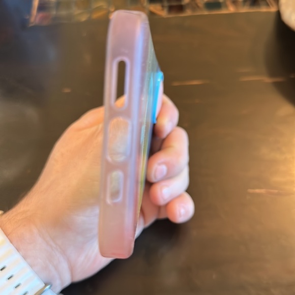 I phone 14 outer box plus - Picture 5 of 5